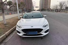 福特 福克斯三厢