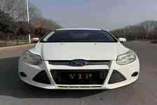 福特 福克斯三厢